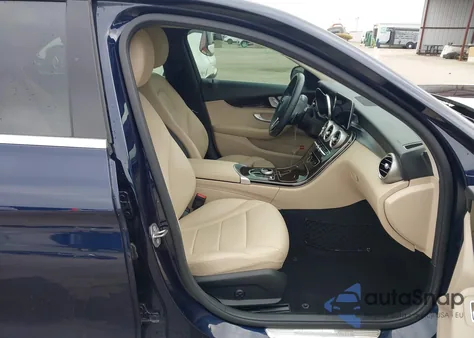 2020 Mercedes-Benz C 300 z USA, uszkodzony, nr VIN W1KWF8DB1LR583946